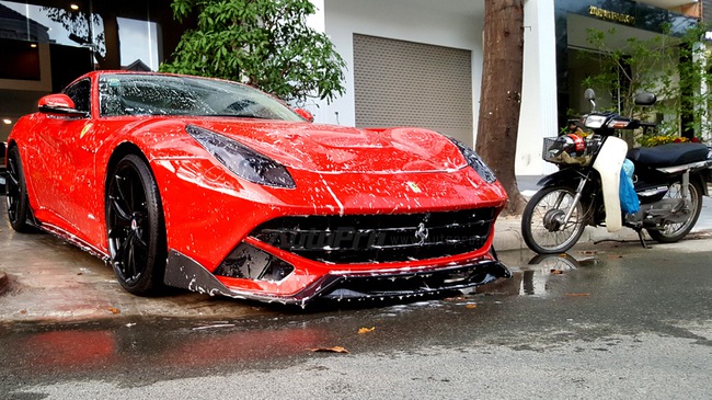 Rửa xe ngay sau khi đi mưa