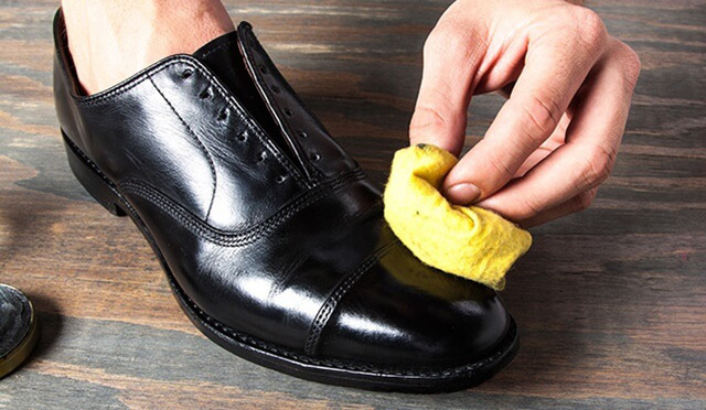 Cách bảo quản giày da bóng